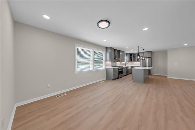 7320 Coronado Ct, Nashville, TN 37221