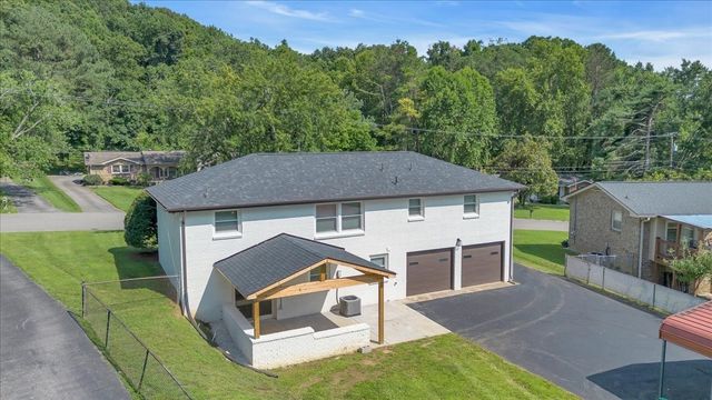 7320 Coronado Ct, Nashville, TN 37221
