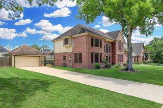 1611 Falcon Ridge Boulevard, Friendswood, TX 77546