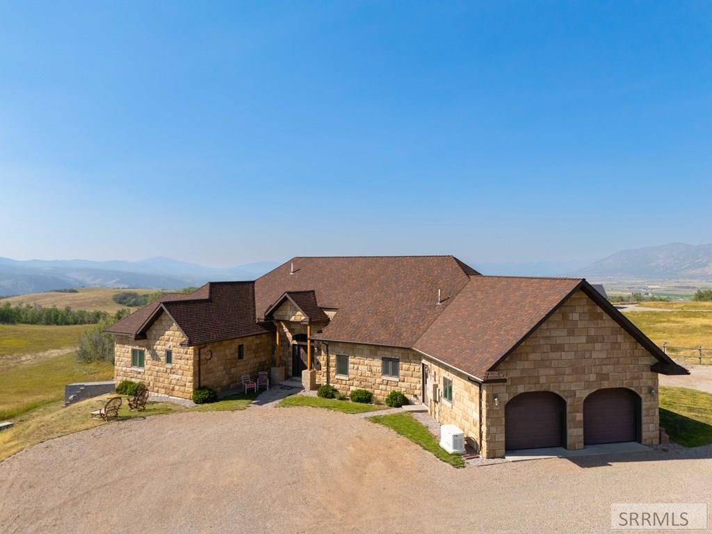 Image 3 of property listing at 2220 Aspen Hollow Rd, Bedford, WY 83112