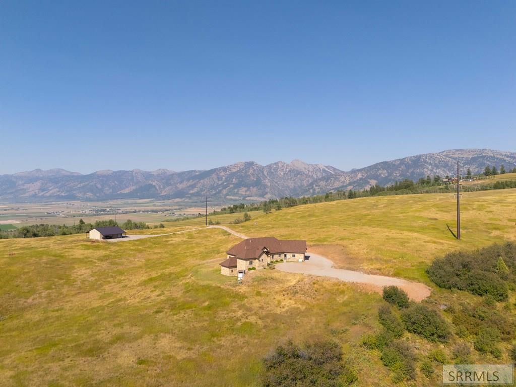 Image 34 of property listing at 2220 Aspen Hollow Rd, Bedford, WY 83112