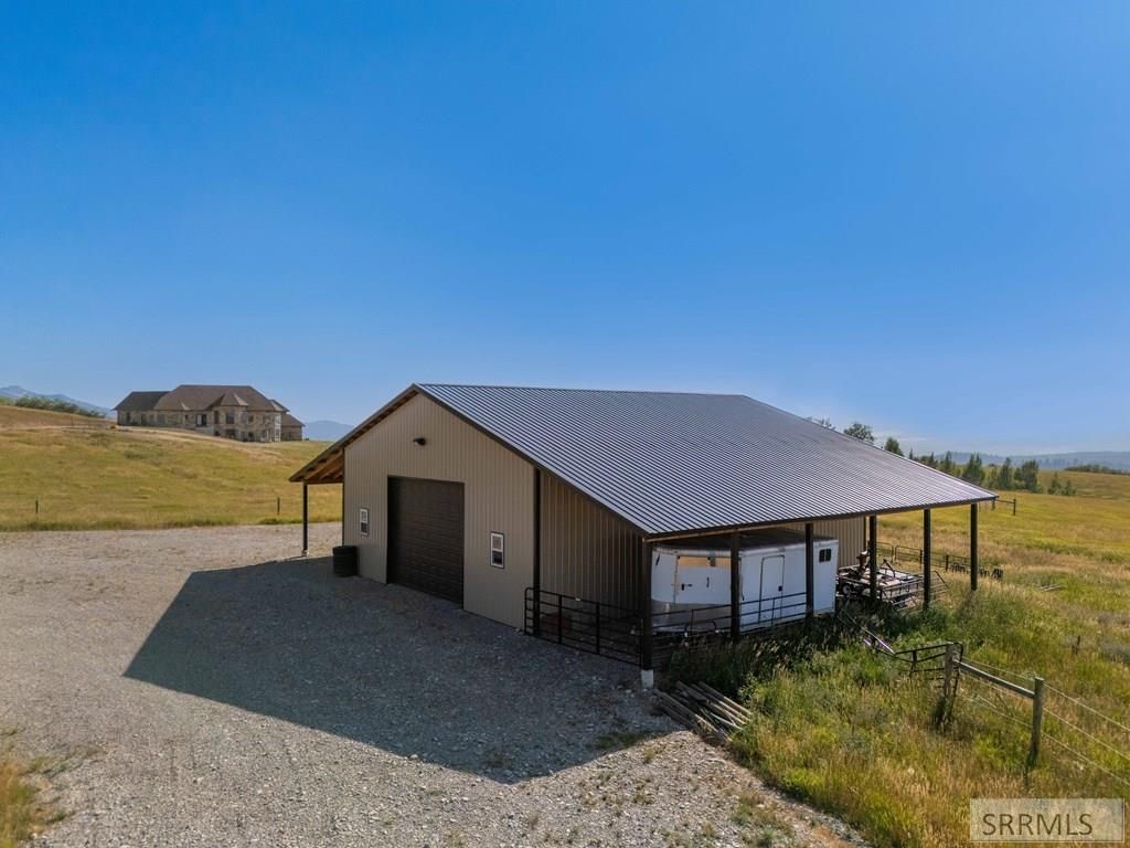 Image 6 of property listing at 2220 Aspen Hollow Rd, Bedford, WY 83112