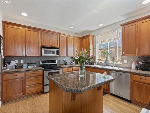 23713 Sw SANDERS Ter, Sherwood, OR 97140