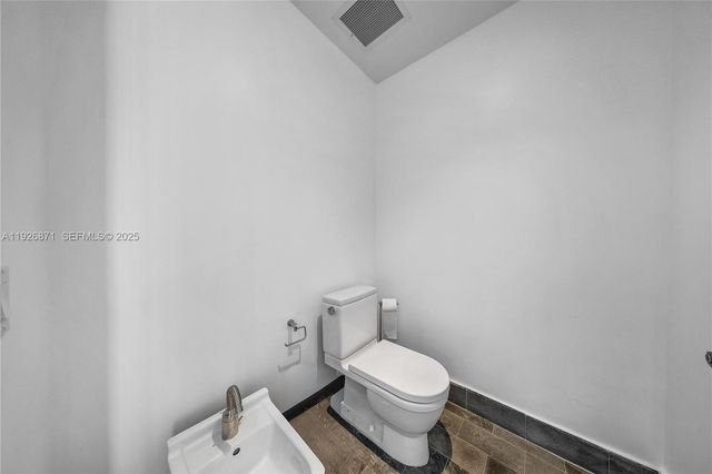 1100 Biscayne Blvd 3103, Miami, FL 33132