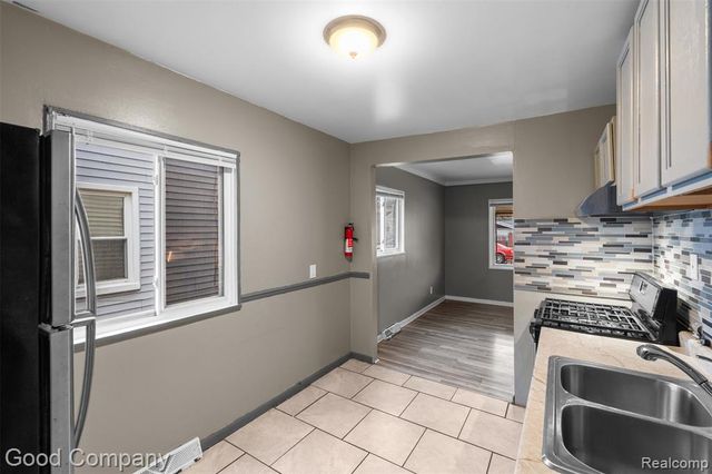 13046 Sherman Avenue, Warren, MI 48089