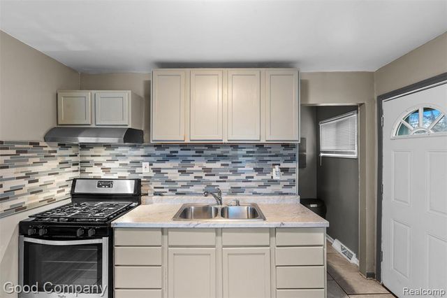 13046 Sherman Avenue, Warren, MI 48089