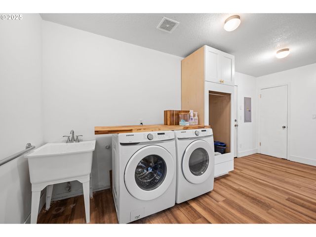 321 N HOLLADAY Dr, Seaside, OR 97138