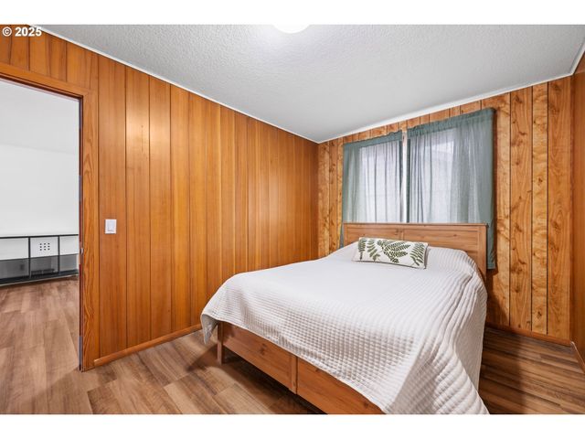 321 N HOLLADAY Dr, Seaside, OR 97138