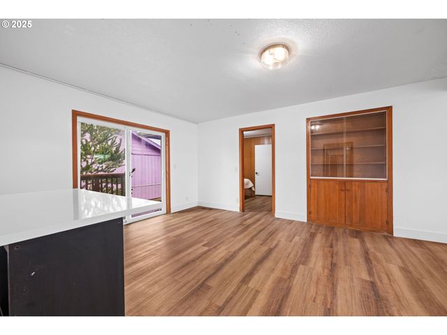 321 N HOLLADAY Dr, Seaside, OR 97138