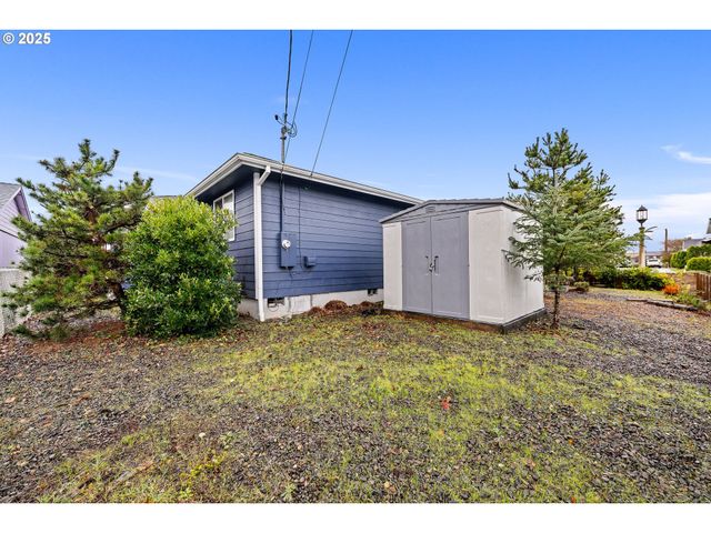 321 N HOLLADAY Dr, Seaside, OR 97138