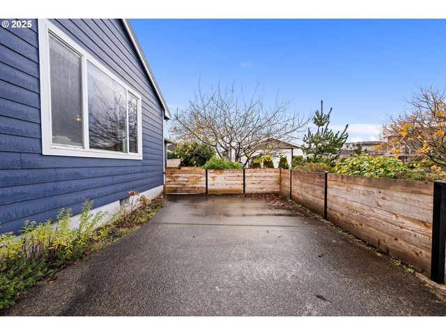 321 N HOLLADAY Dr, Seaside, OR 97138