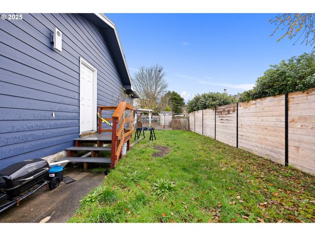 321 N HOLLADAY Dr, Seaside, OR 97138