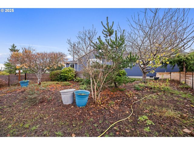 321 N HOLLADAY Dr, Seaside, OR 97138