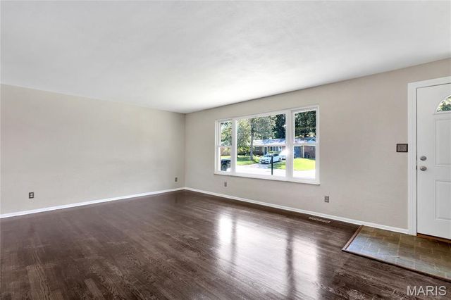 37 Briarwood Drive, Belleville, IL 62223