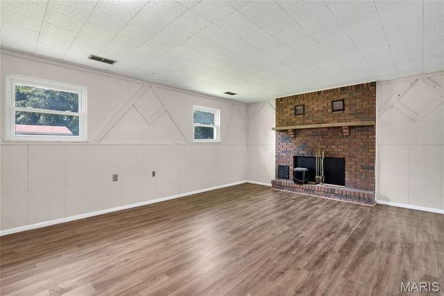 37 Briarwood Drive, Belleville, IL 62223
