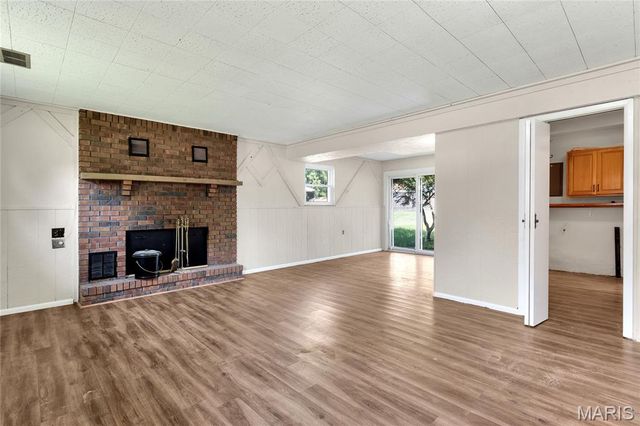 37 Briarwood Drive, Belleville, IL 62223