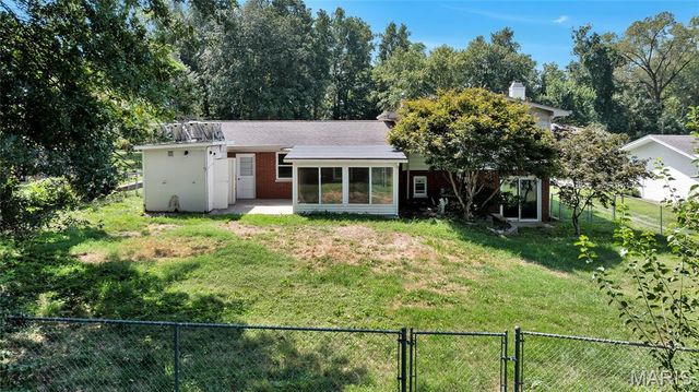 37 Briarwood Drive, Belleville, IL 62223