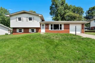 37 Briarwood Drive, Belleville, IL 62223