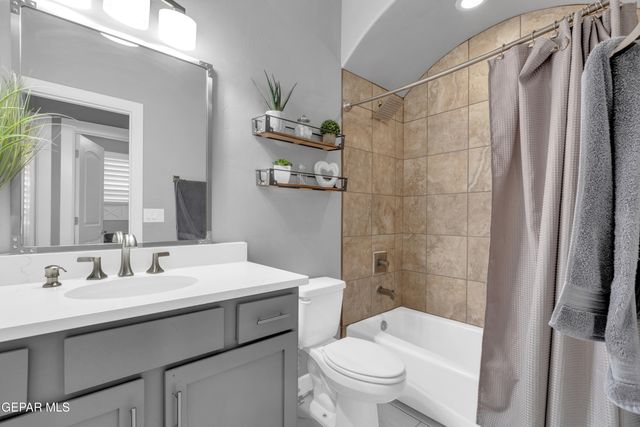 5501 Grove Drive, Sunland Park, NM 88063