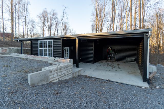 340 Oak Dr, Smithville, TN 37166