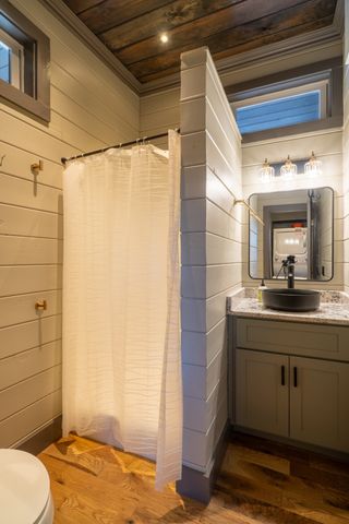 340 Oak Dr, Smithville, TN 37166