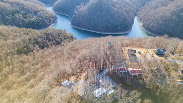 340 Oak Dr, Smithville, TN 37166