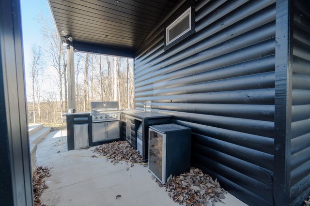 340 Oak Dr, Smithville, TN 37166