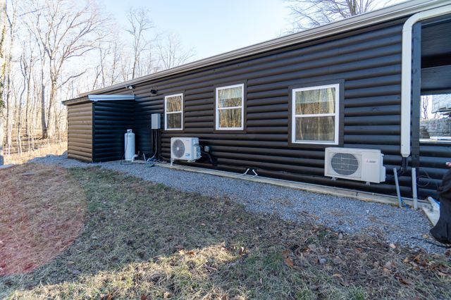 340 Oak Dr, Smithville, TN 37166