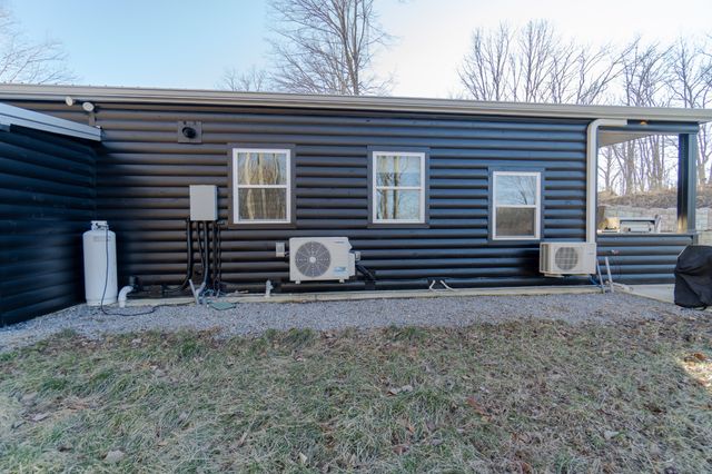 340 Oak Dr, Smithville, TN 37166