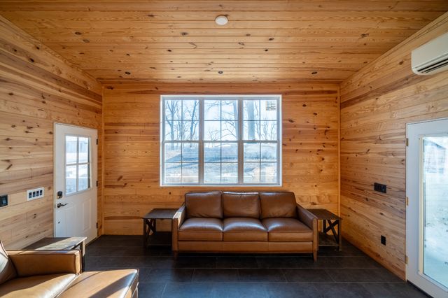 340 Oak Dr, Smithville, TN 37166