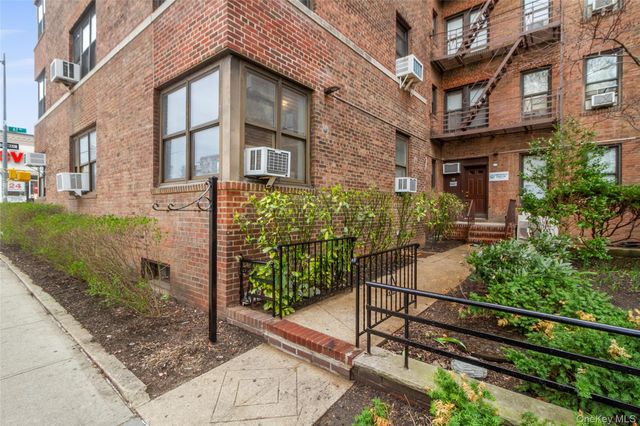 98-120 Queens Boulevard 1G, Rego Park, NY 11374