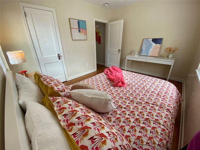 2034 NW 7TH LANE, Gainesville, FL 32603