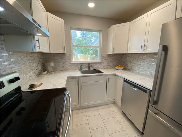 2034 NW 7TH LANE, Gainesville, FL 32603