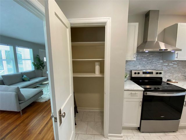 2034 NW 7TH LANE, Gainesville, FL 32603