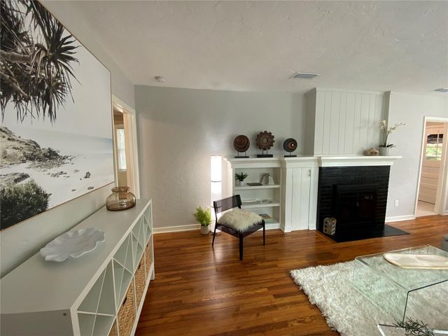 2034 NW 7TH LANE, Gainesville, FL 32603