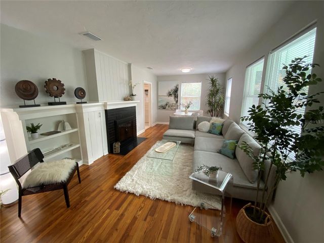 2034 NW 7TH LANE, Gainesville, FL 32603