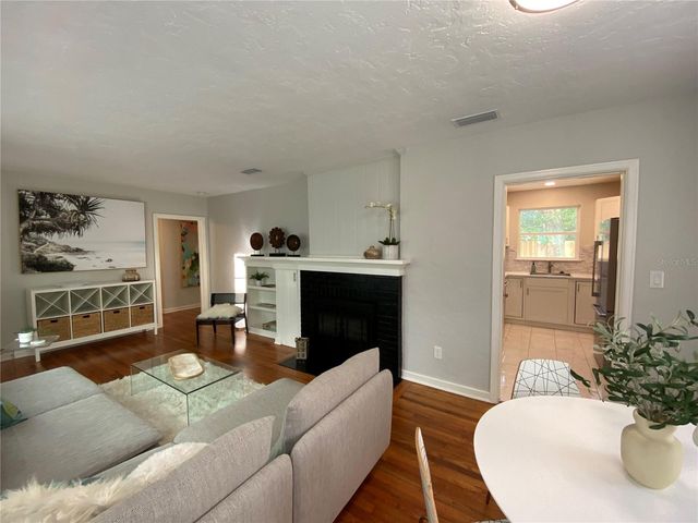 2034 NW 7TH LANE, Gainesville, FL 32603