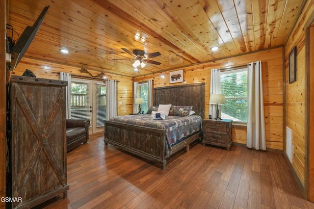 1041 Vista Drive, Gatlinburg, TN 37738