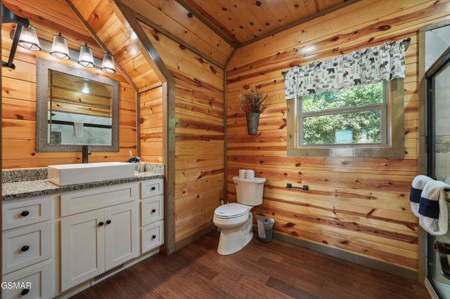 1041 Vista Drive, Gatlinburg, TN 37738