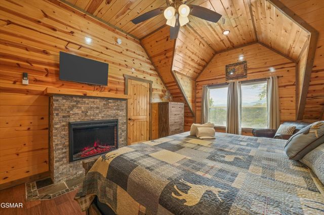 1041 Vista Drive, Gatlinburg, TN 37738