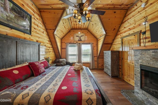 1041 Vista Drive, Gatlinburg, TN 37738