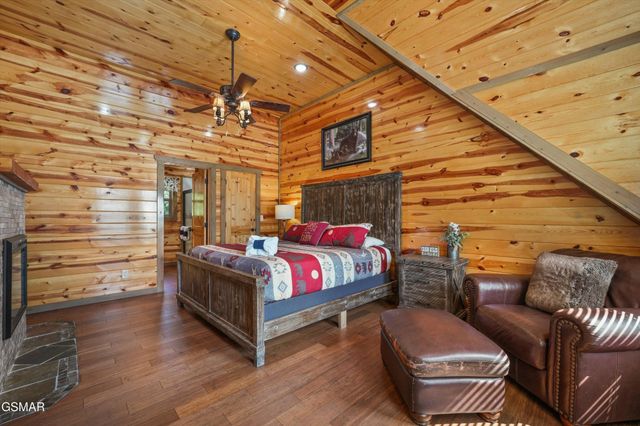 1041 Vista Drive, Gatlinburg, TN 37738
