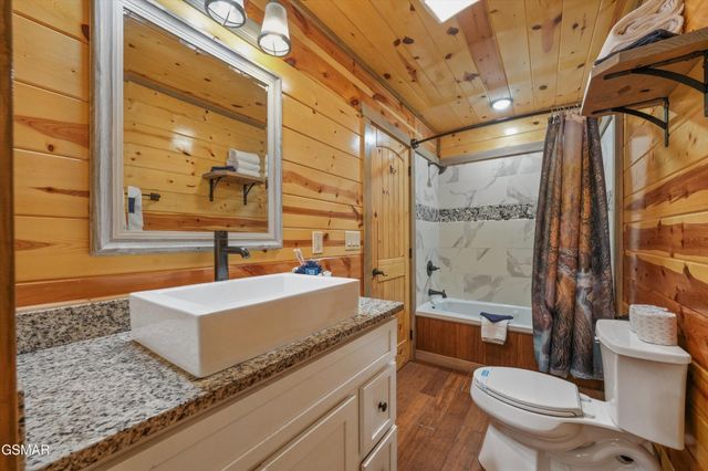 1041 Vista Drive, Gatlinburg, TN 37738