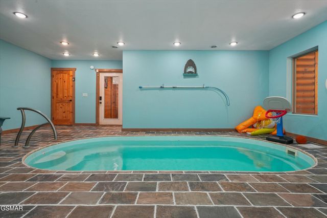 1041 Vista Drive, Gatlinburg, TN 37738