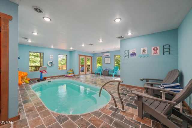 1041 Vista Drive, Gatlinburg, TN 37738