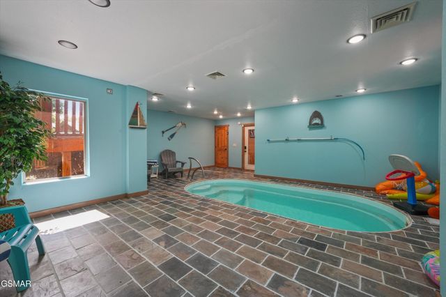 1041 Vista Drive, Gatlinburg, TN 37738