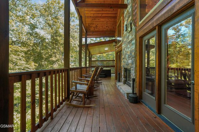 1041 Vista Drive, Gatlinburg, TN 37738