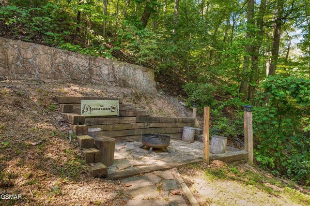 1041 Vista Drive, Gatlinburg, TN 37738