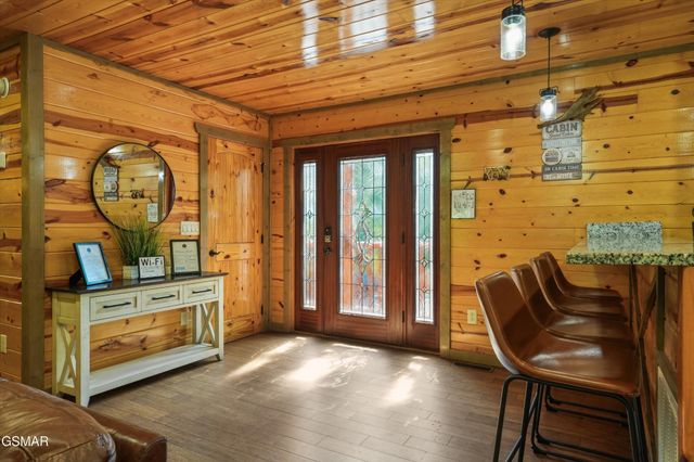 1041 Vista Drive, Gatlinburg, TN 37738