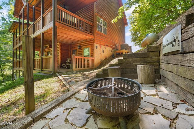 1041 Vista Drive, Gatlinburg, TN 37738